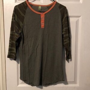 Men’s Raglan Sleeve Shirt - Green and Orange